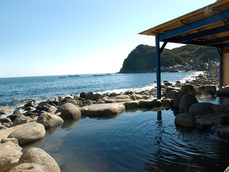 Kurone Iwa-buro (Kurone Rock Bath)